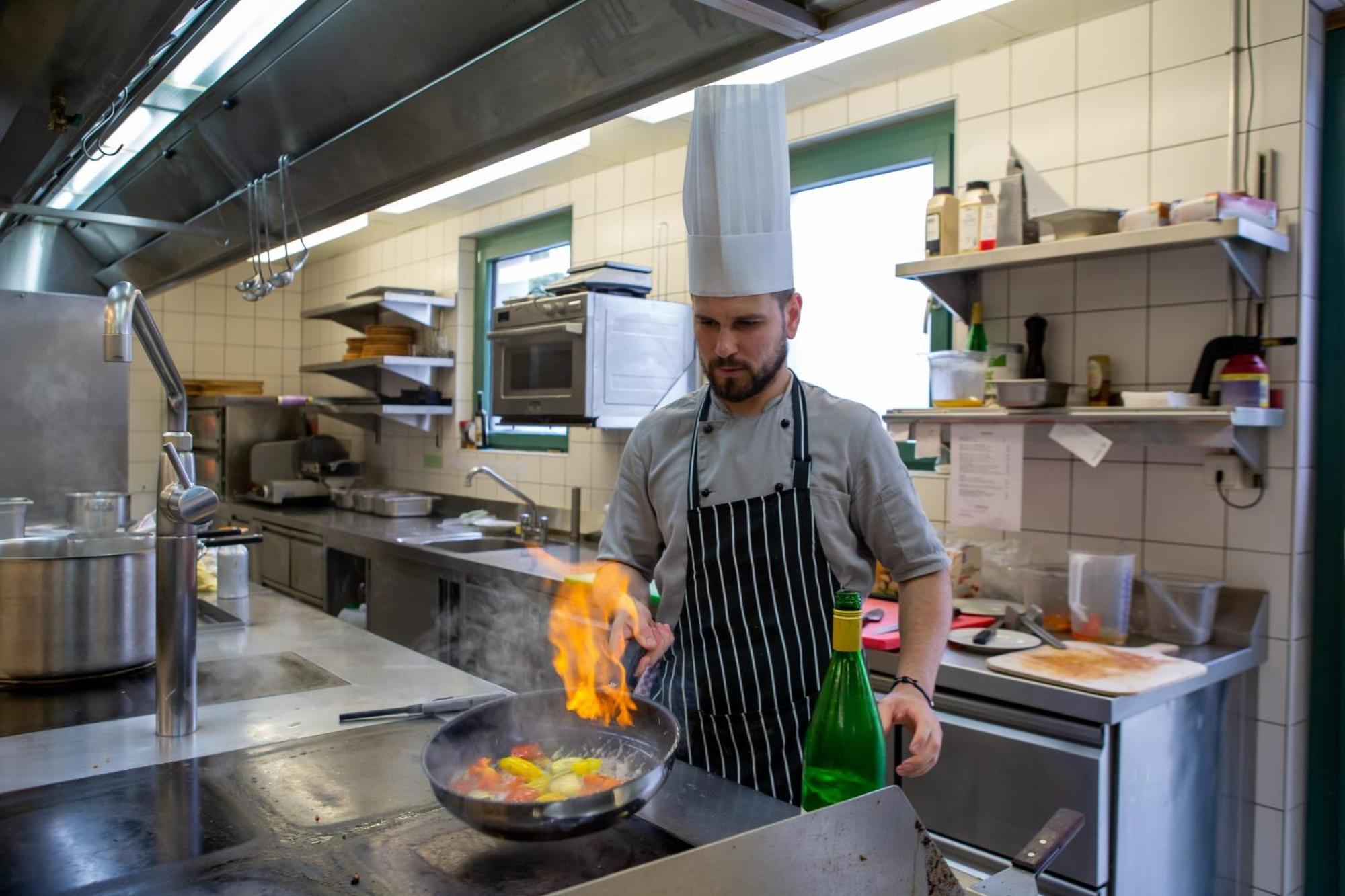 Hotel Restaurant Auerhahn บาดวิลด์บาด ภายนอก รูปภาพ