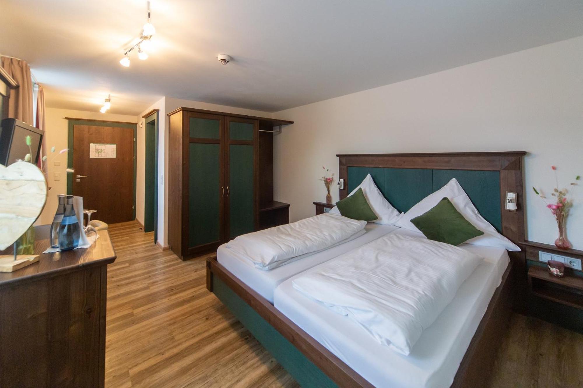 Hotel Restaurant Auerhahn บาดวิลด์บาด ภายนอก รูปภาพ